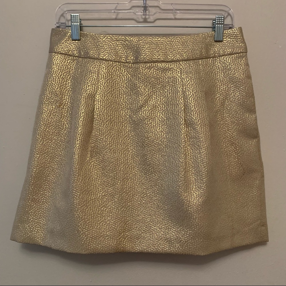 Banana Republic gold textured mini skirt size 6.